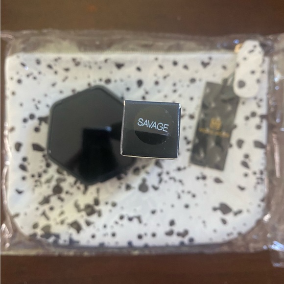 NEW- PillBox, Cosmetic Bag, Lipgloss - Picture 3 of 6